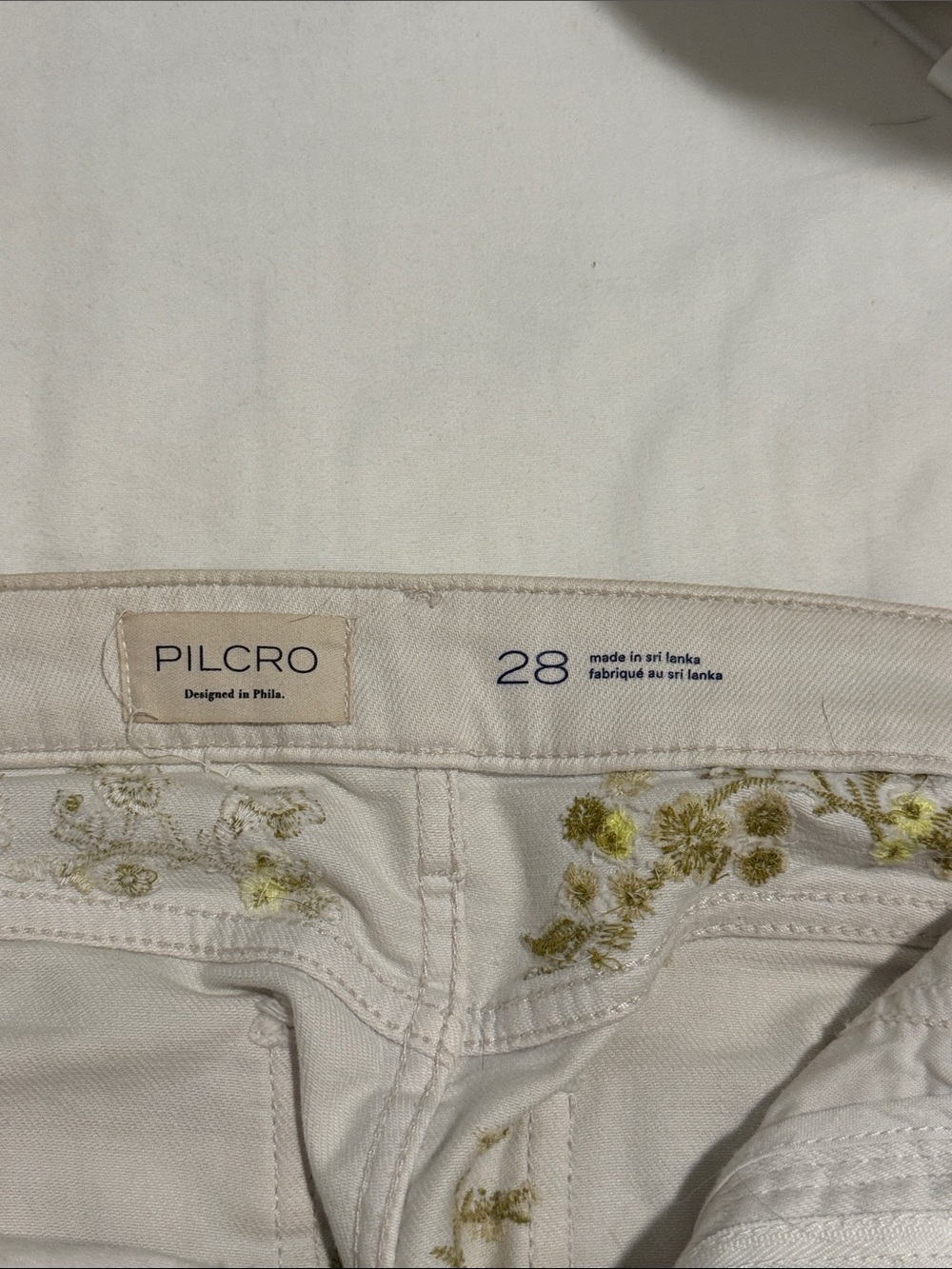 Pilcro Heritage Curve Mid-Rise Tapered
Barrel Jeans - Picture 2 of 6